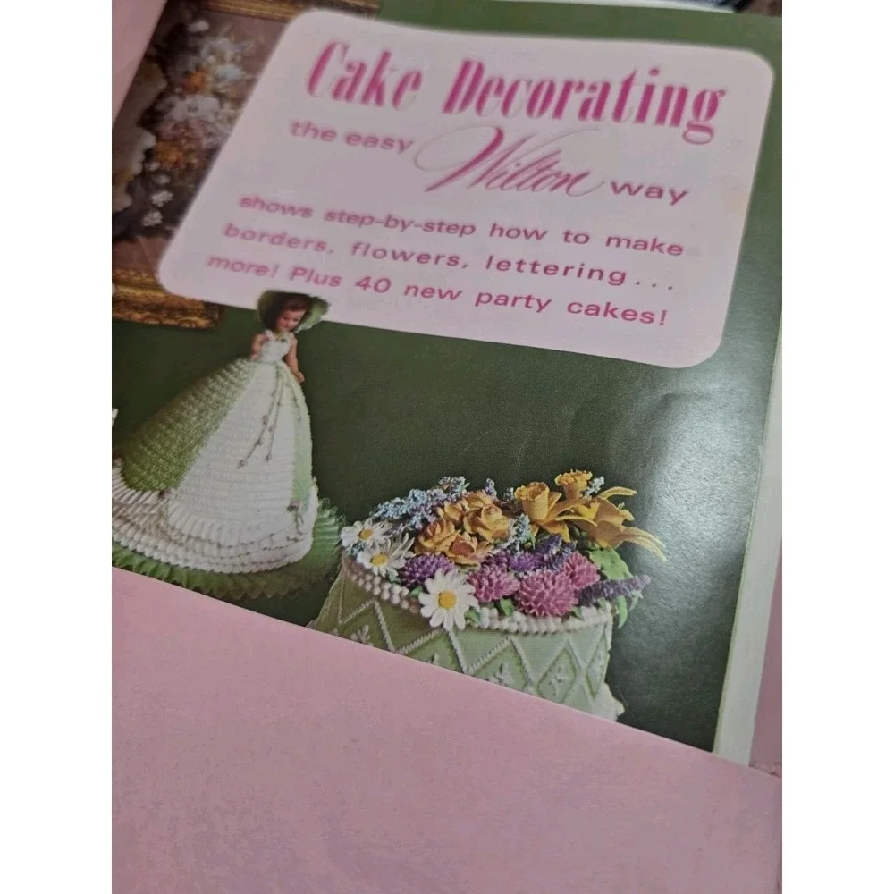 Wilton‎ Vintage Cake Decorating Kit Tips Book Parchment Set Retro Used
